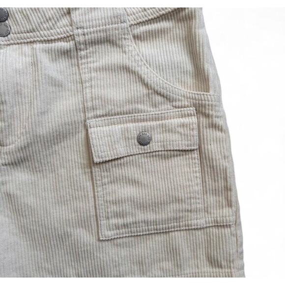 Urban Outfitters BDG Tan Cream Beige Corduroy Cotton Cargo Shorts Women’s Size 4 - Picture 3 of 6
